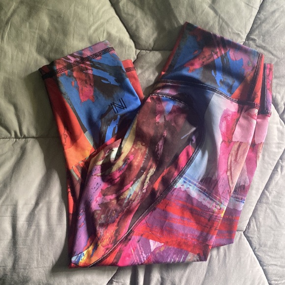 S Multi-Color Athletic Capri | Nina B. Roze | Heart Butt Legging - Picture 4 of 5